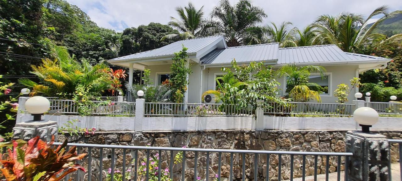 Le Chant De Merle Self -Catering Studios And Apartments Mahe Island Exterior foto